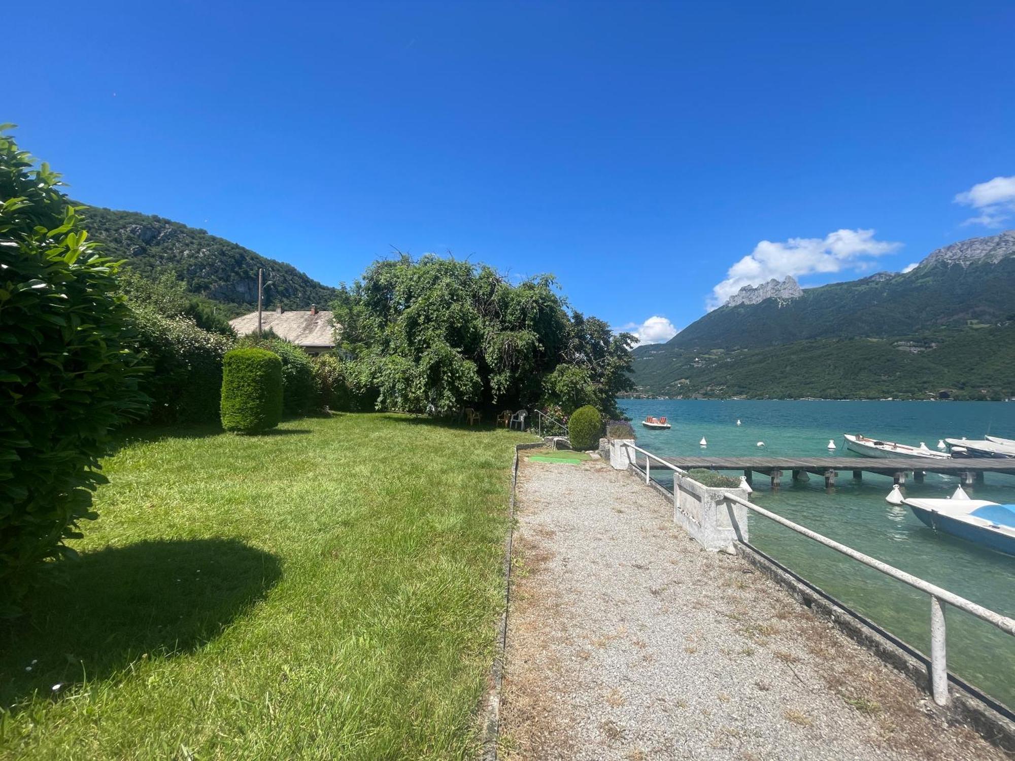 Rare 2 Bedroom With Private Beach On Lake Annecy Doussard Esterno foto