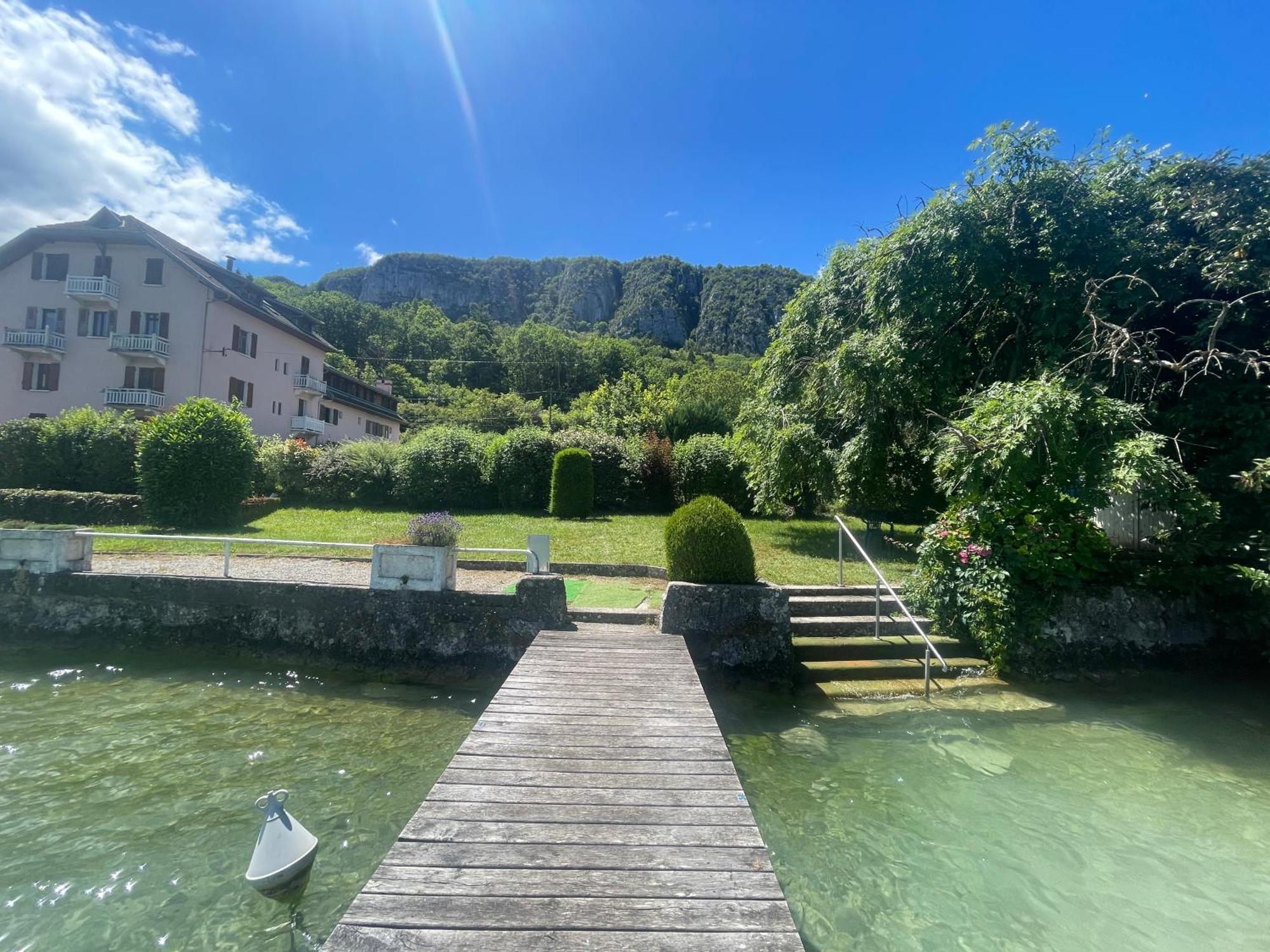 Rare 2 Bedroom With Private Beach On Lake Annecy Doussard Esterno foto